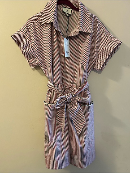 Tuckernuck Dresses & Skirts - NWT, Tuckernuck Medium, Navy Red Cream Striped short sleeve tie-belt dress